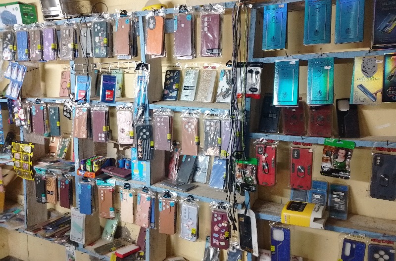 Picture 2 of Centre max phone accessories