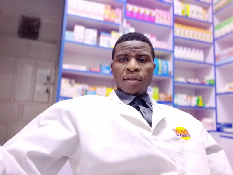 Picture 2 of New king James chemist