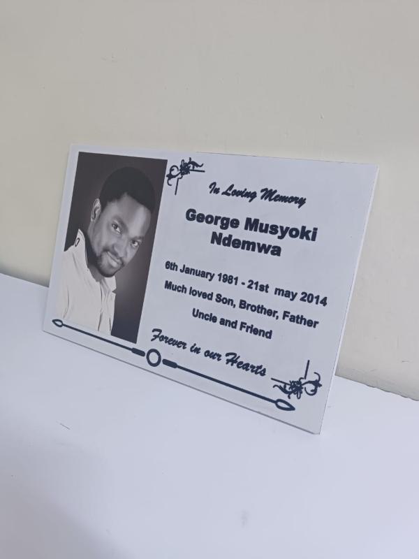 Picture 1 of Memorial Marble Plaques Engraving
