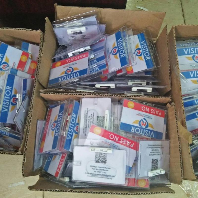 Picture 3 of Plastic Students & Staff IDs Printing