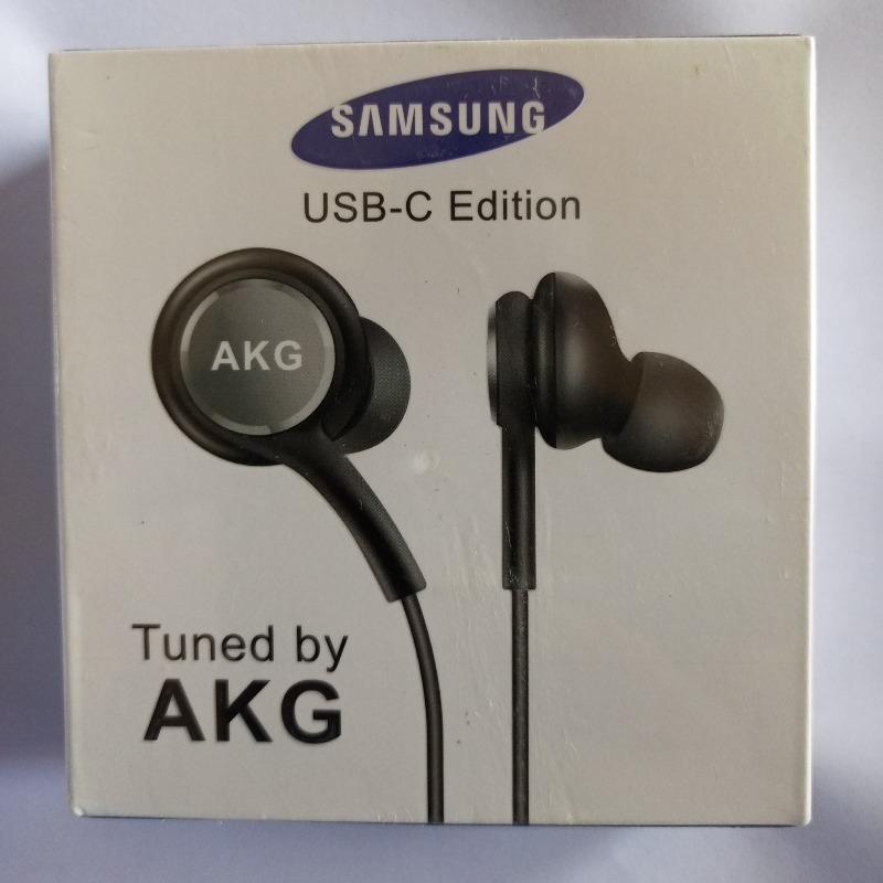 Picture 1 of Samsung Type-C Earphones