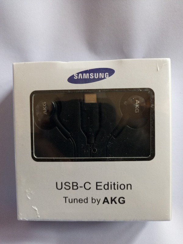 Picture 2 of Samsung Type-C Earphones